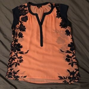 Beautiful sheer floral blouse - L